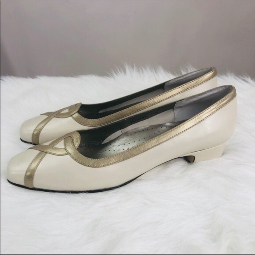 Elegant Cream and Gold Women's Shoes